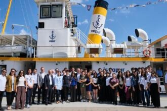 WorkupOnBoard girişimcilik programına katılan lise öğrencileri